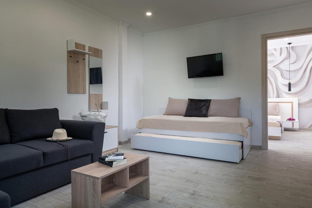 Estell Apartment *