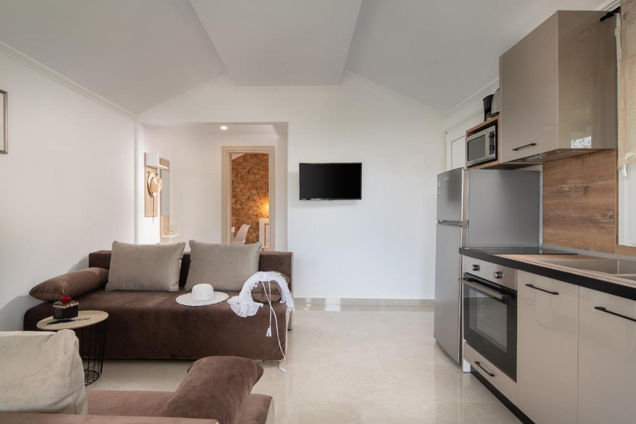 Estell Apartment *